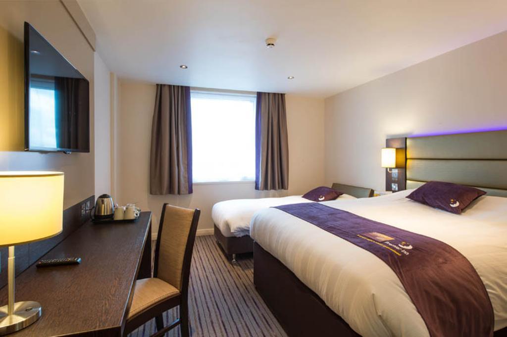 Premier Inn Falkirk - Larbert Экстерьер фото