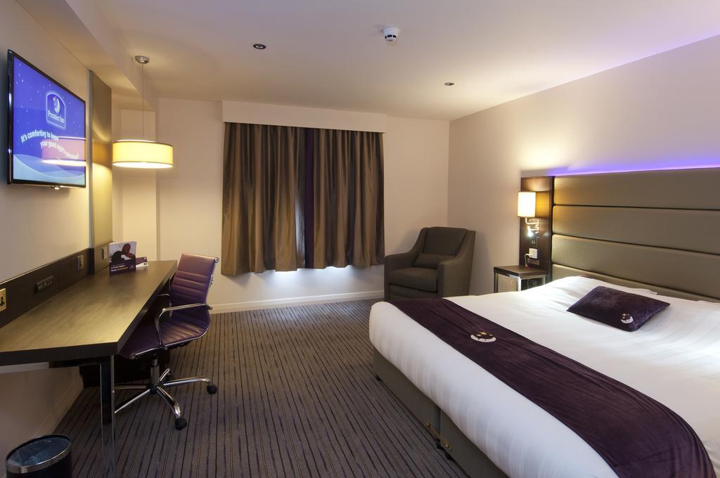 Premier Inn Falkirk - Larbert Экстерьер фото